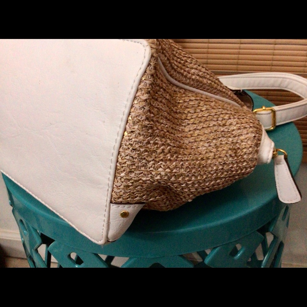 Jessica Simpson GREAT GIFT!! adjustable strap for comfort. - Picture 6 of 16
